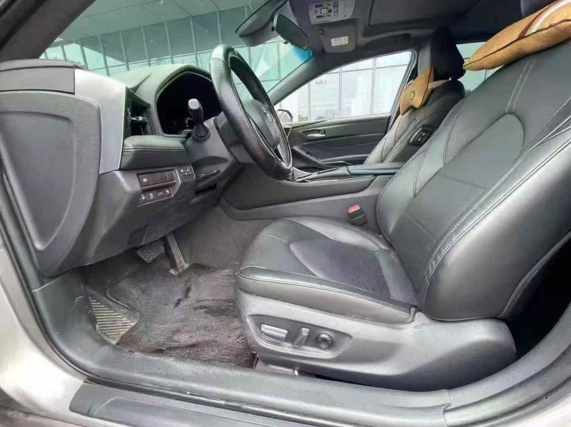 枣庄22年丰田亚洲龙6