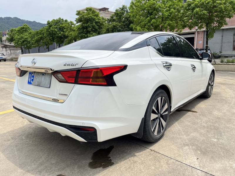 中山21年日产天籁5