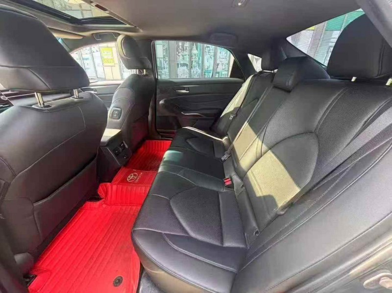 潍坊21年丰田亚洲龙5