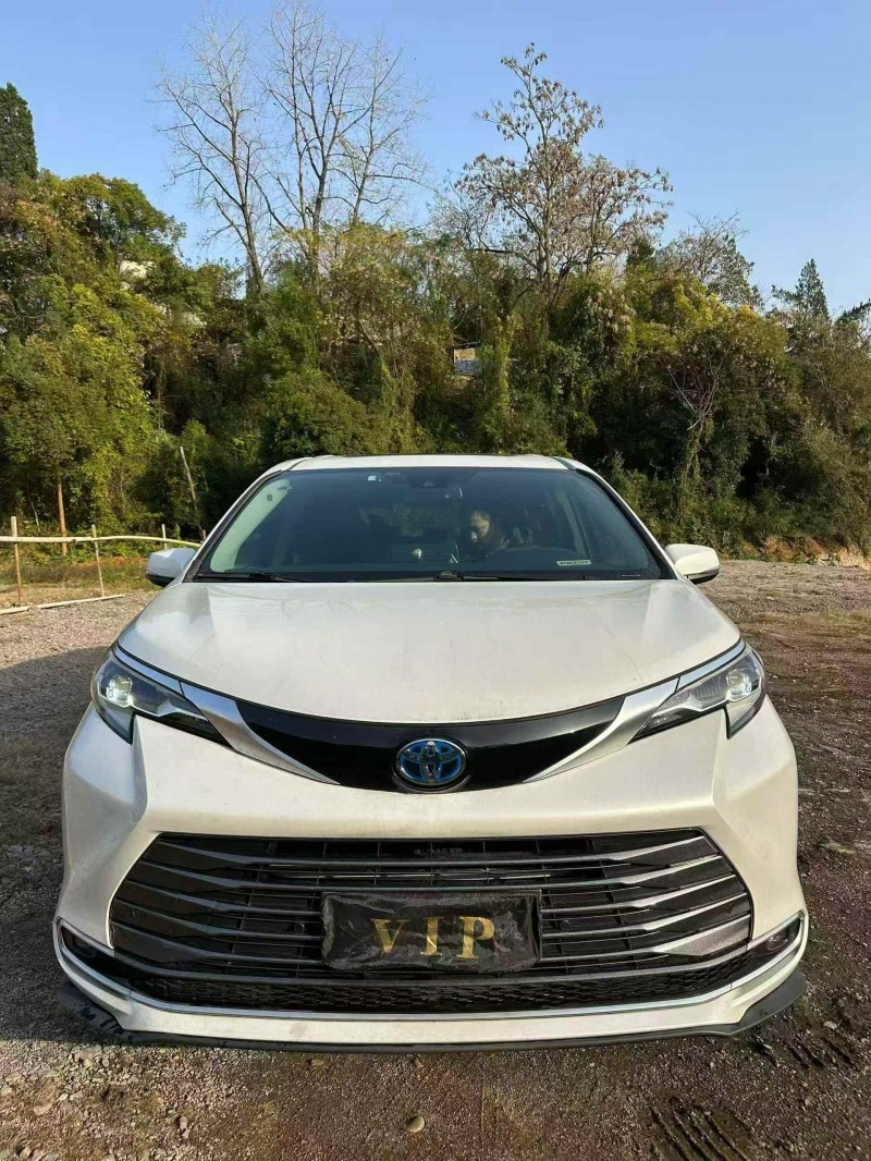 新余22年丰田塞纳1