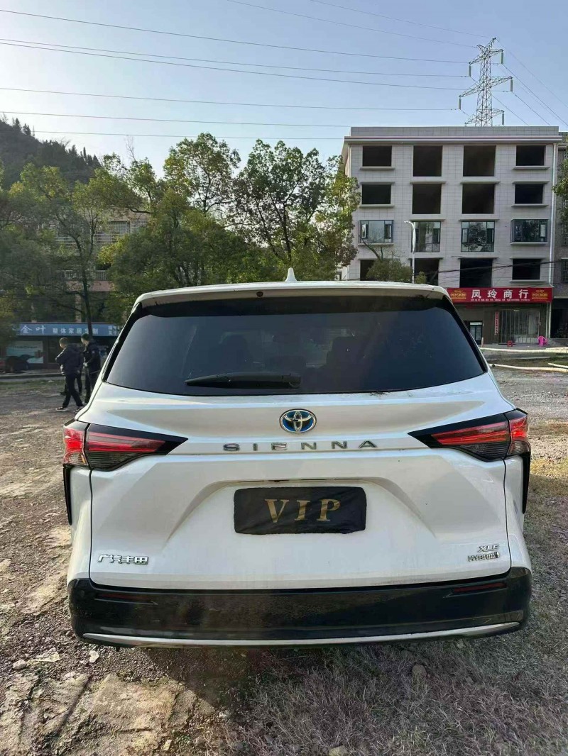 新余22年丰田塞纳9