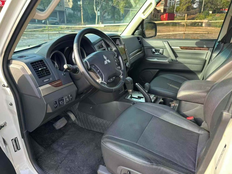 吉安23年三菱帕杰罗5