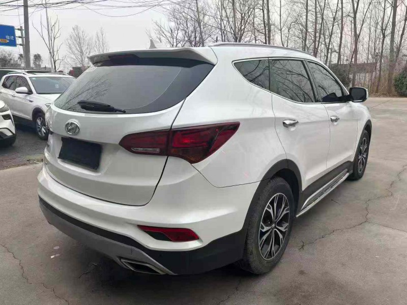 徐州18年现代新胜达8