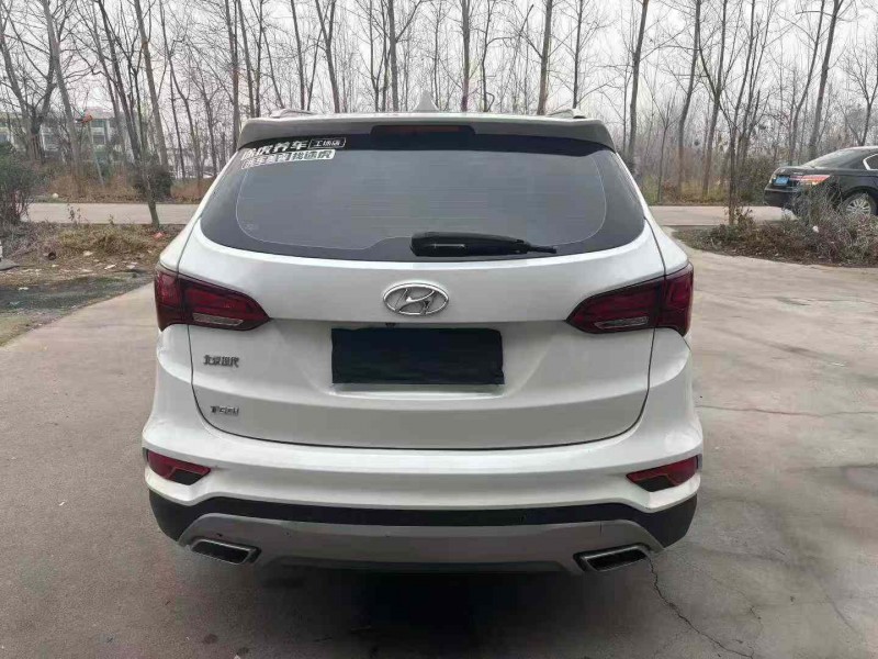 徐州18年现代新胜达9