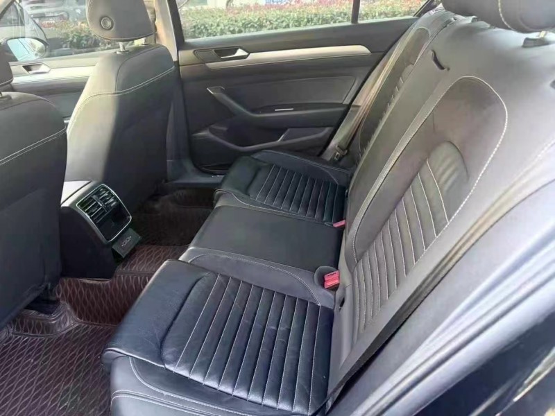 济宁22年大众迈腾5