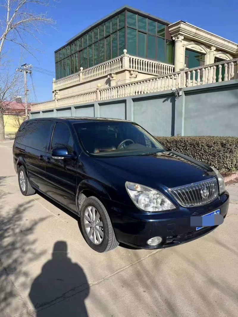 保定17年别克GL83