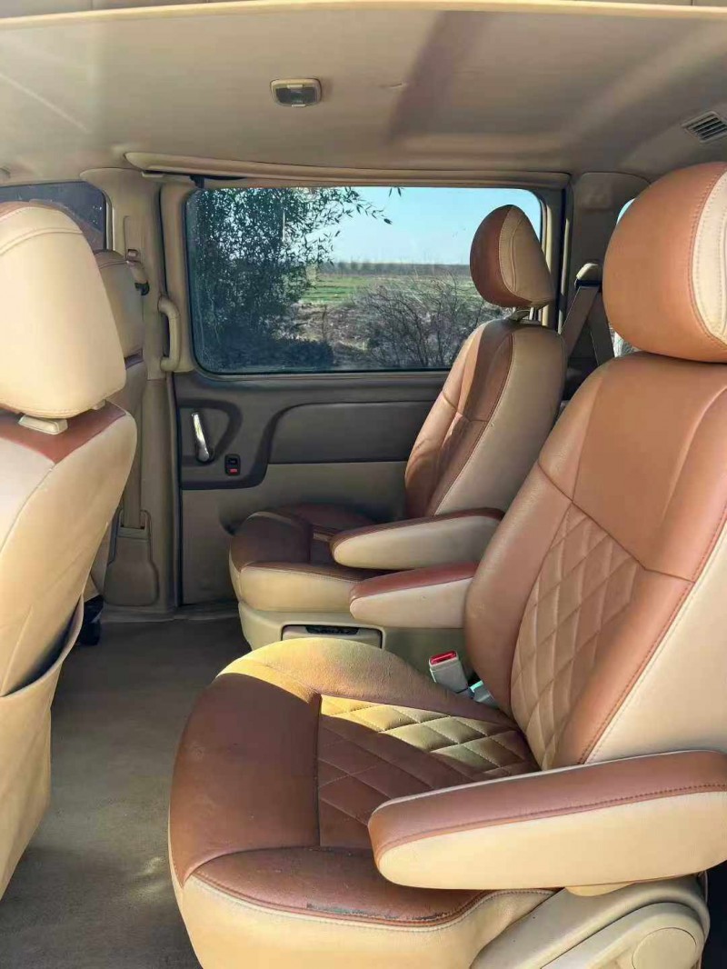 保定17年别克GL86