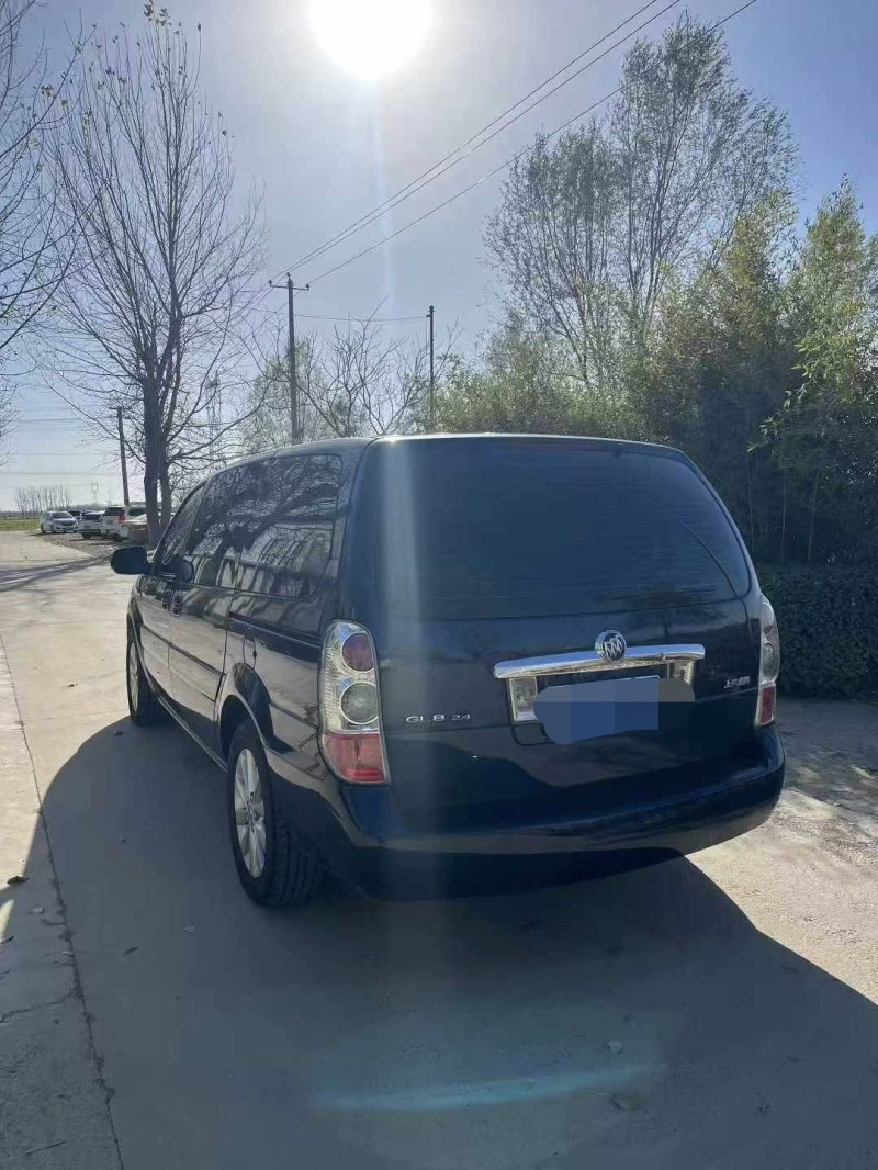 保定17年别克GL88