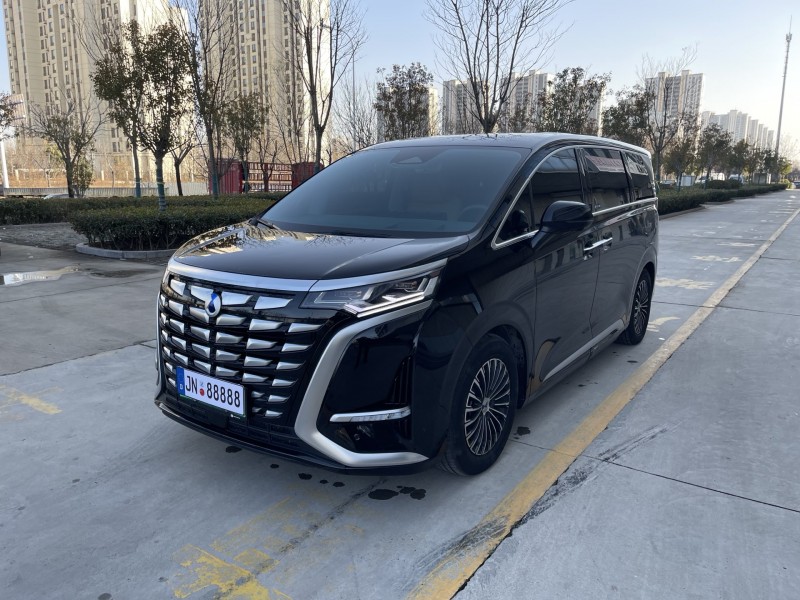 济宁23年腾势D92