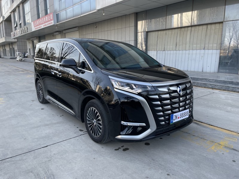 济宁23年腾势D93