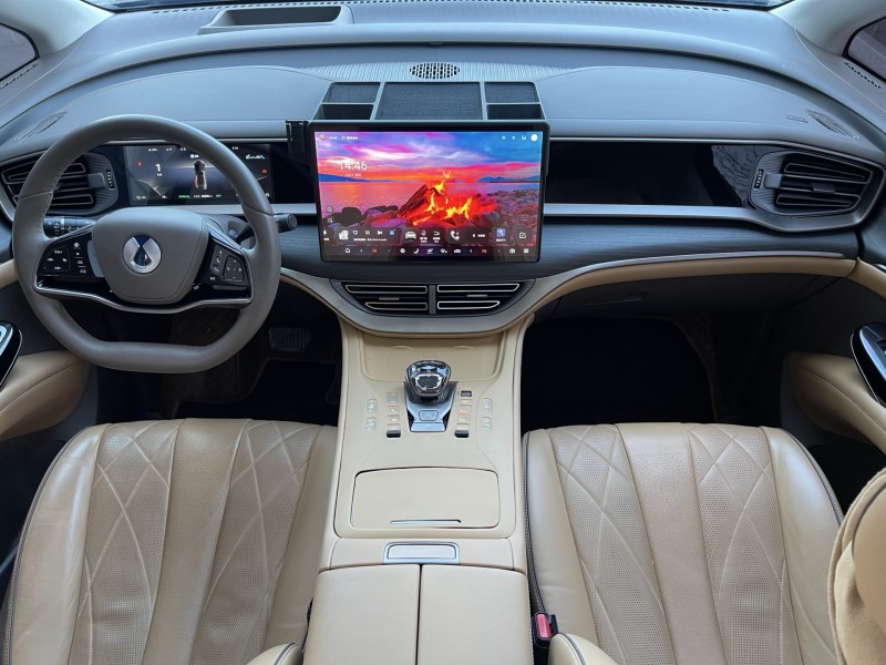 济宁23年腾势D94