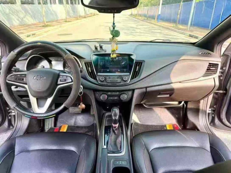 南宁19年雪佛兰科鲁泽5