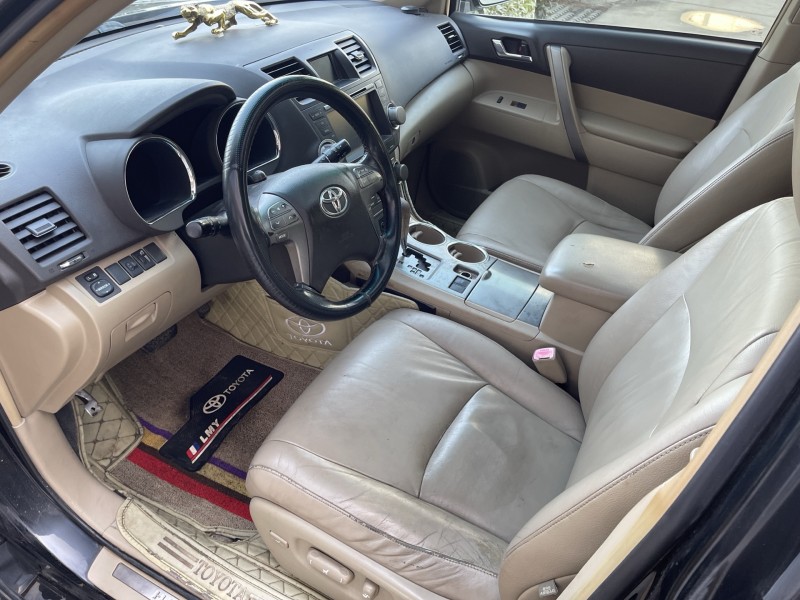 济宁12年丰田汉兰达5