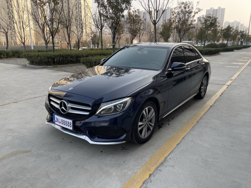 济宁18年奔驰C2