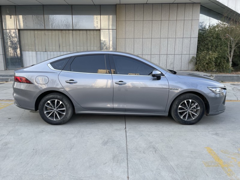 济宁24年比亚迪秦3