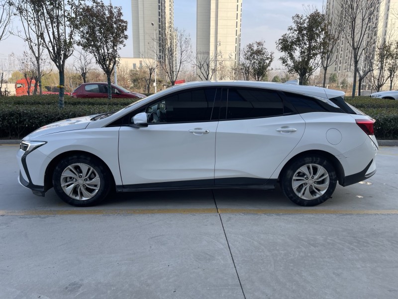 济宁22年别克微蓝5