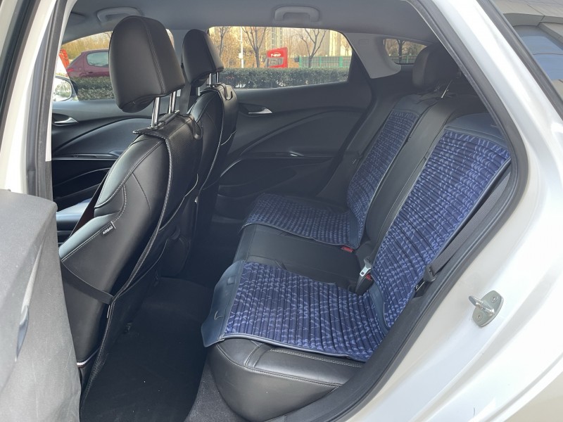 济宁22年别克微蓝8