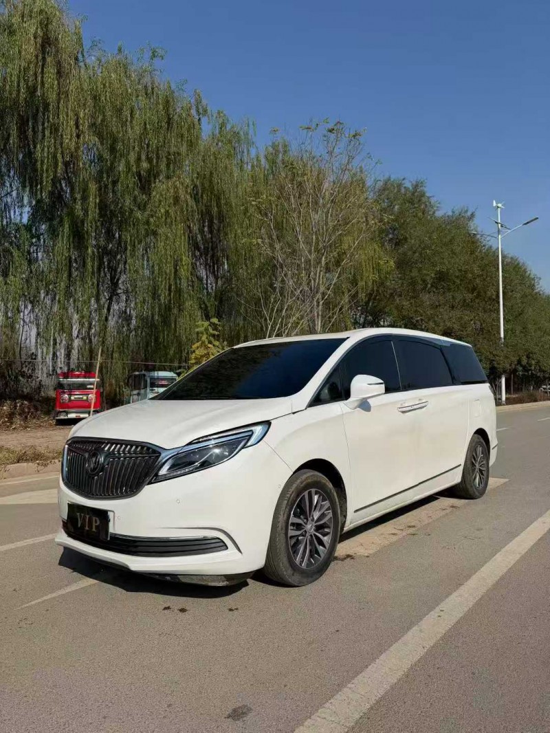 东营19年别克GL82