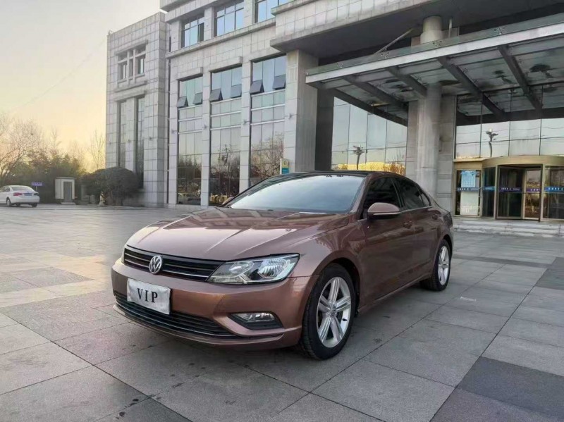 济宁17年大众朗境2