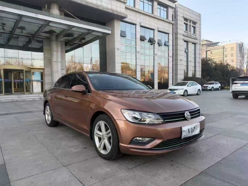 济宁17年大众朗境3