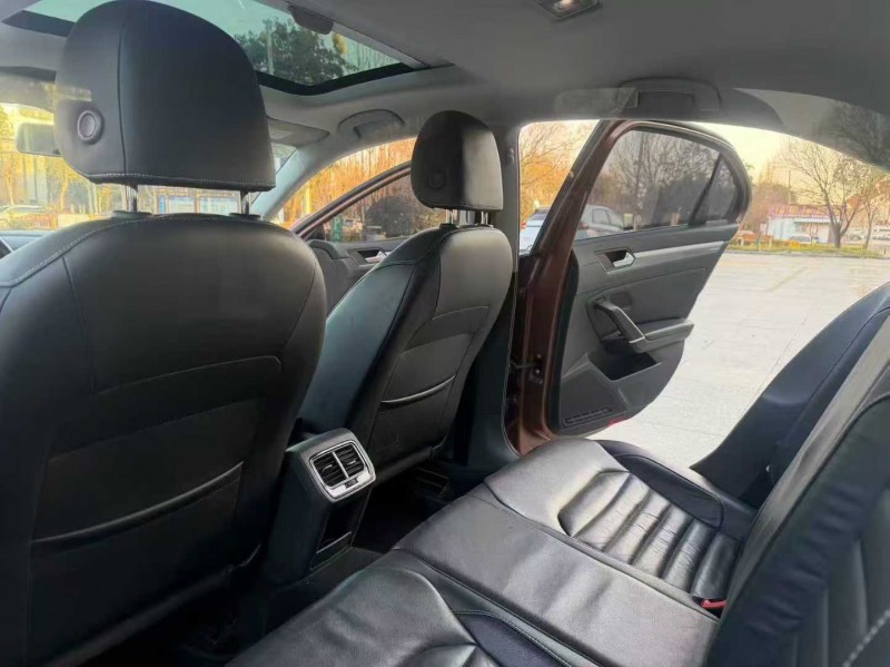 济宁17年大众朗境5