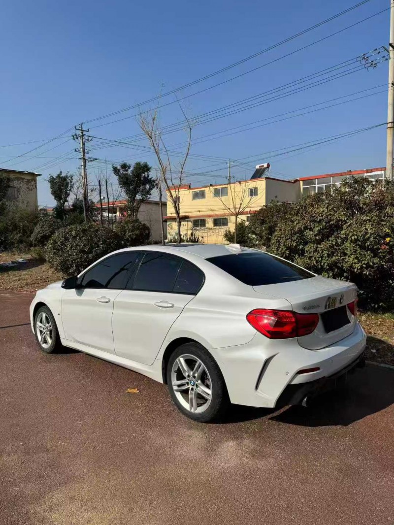 济宁22年宝马1系7