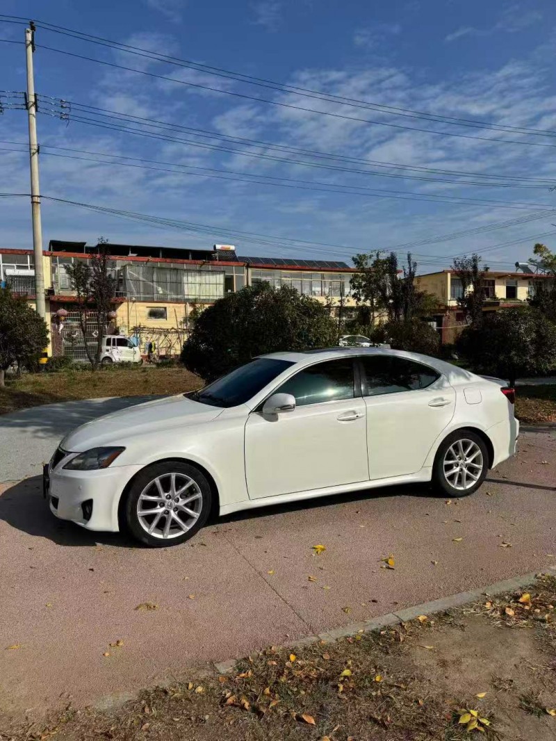 泰安12年雷克萨斯IS3