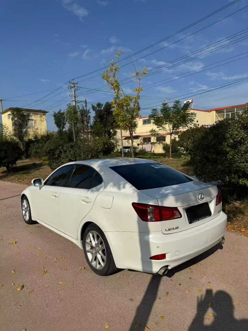 泰安12年雷克萨斯IS5