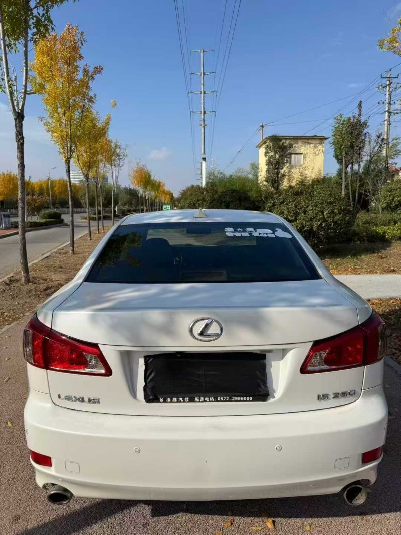 泰安12年雷克萨斯IS6
