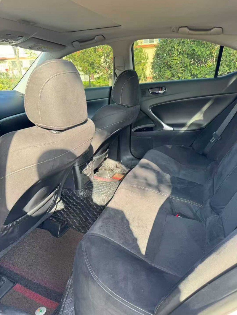 泰安12年雷克萨斯IS7