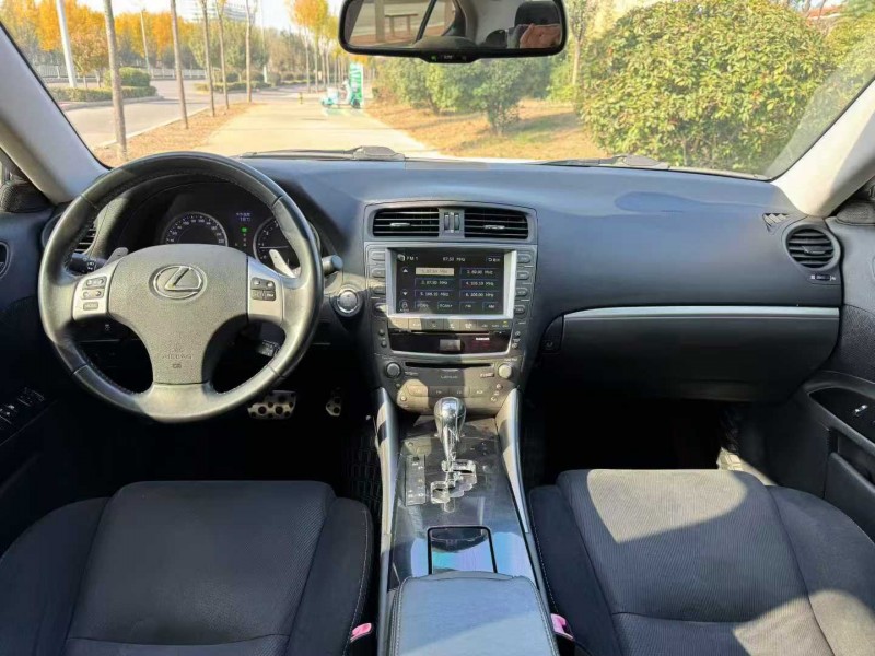 泰安12年雷克萨斯IS9