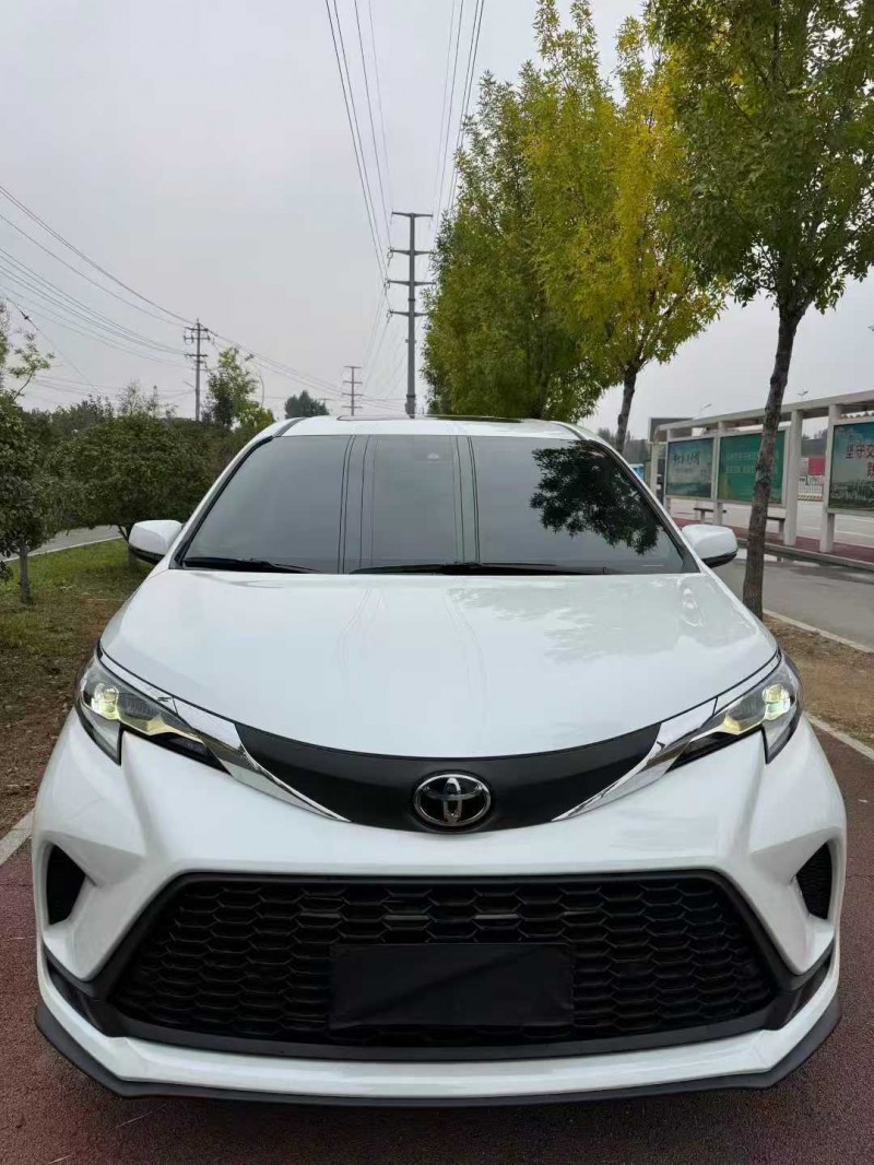 泰安25年丰田格瑞维亚1