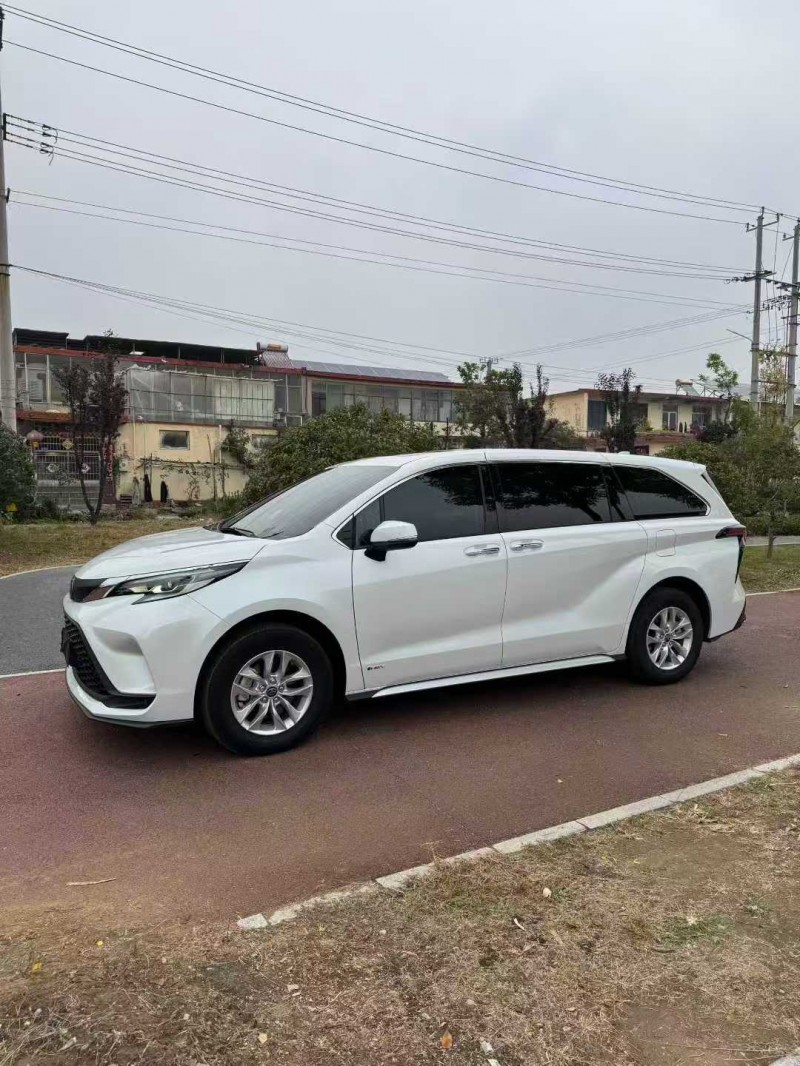 泰安25年丰田格瑞维亚3