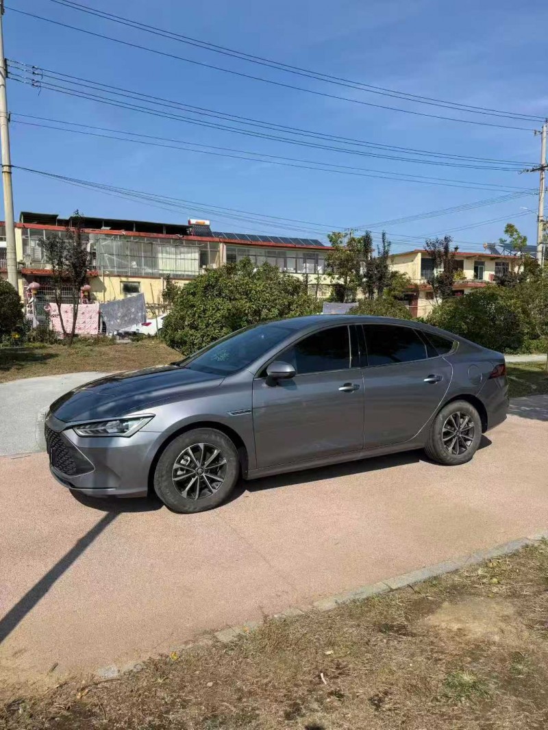 济宁24年比亚迪秦3