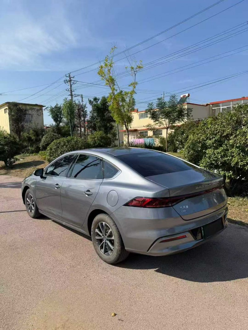 济宁24年比亚迪秦6