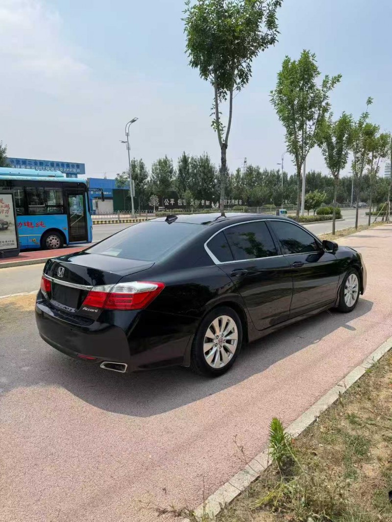 烟台15年本田雅阁4
