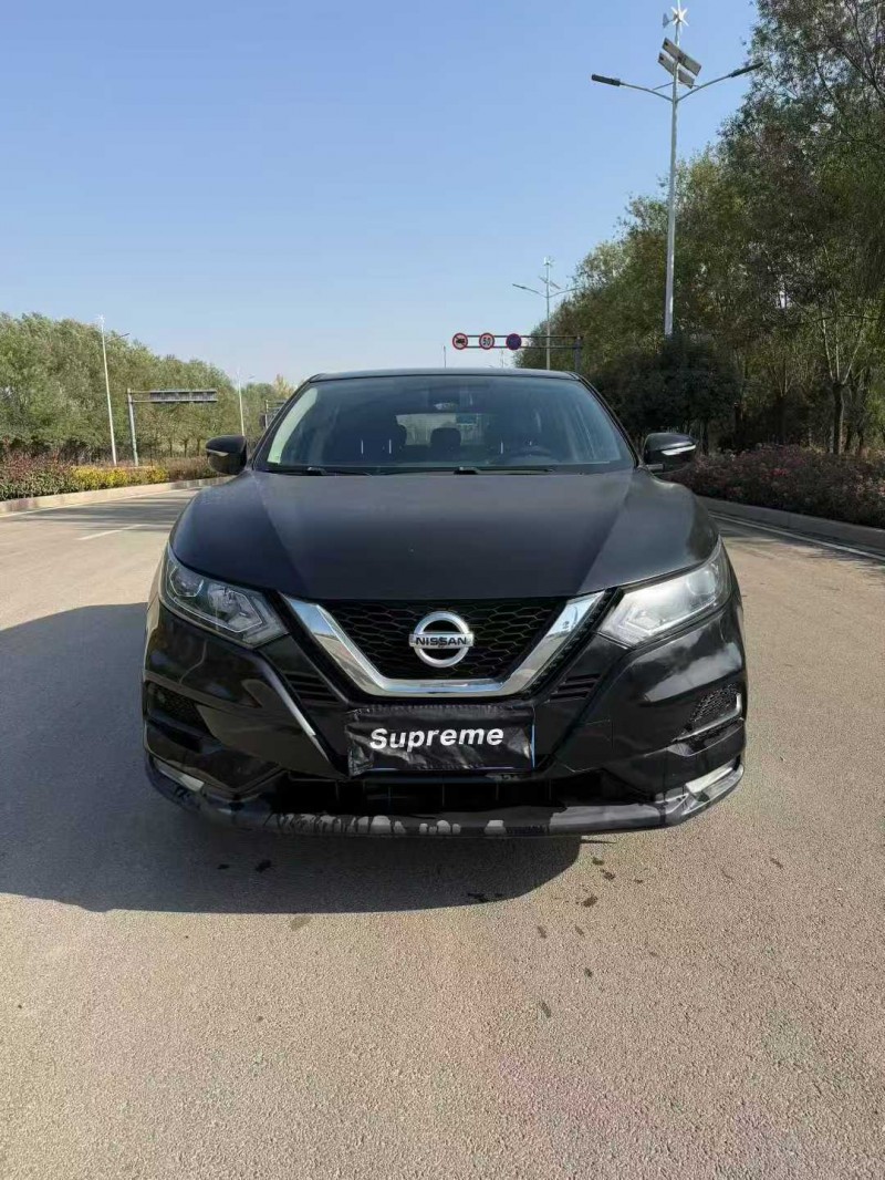 济宁22年日产逍客1