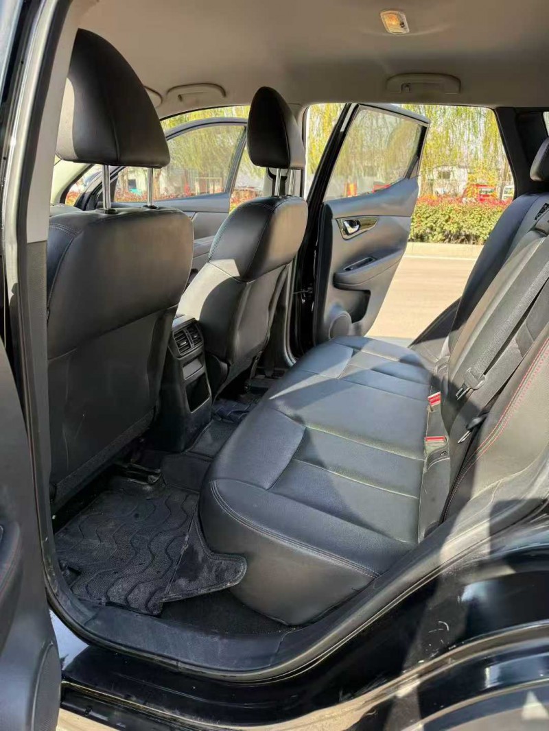 济宁22年日产逍客5