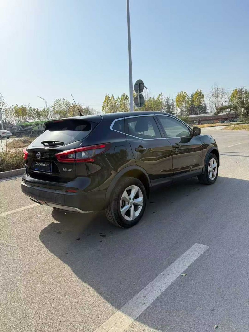 济宁22年日产逍客6