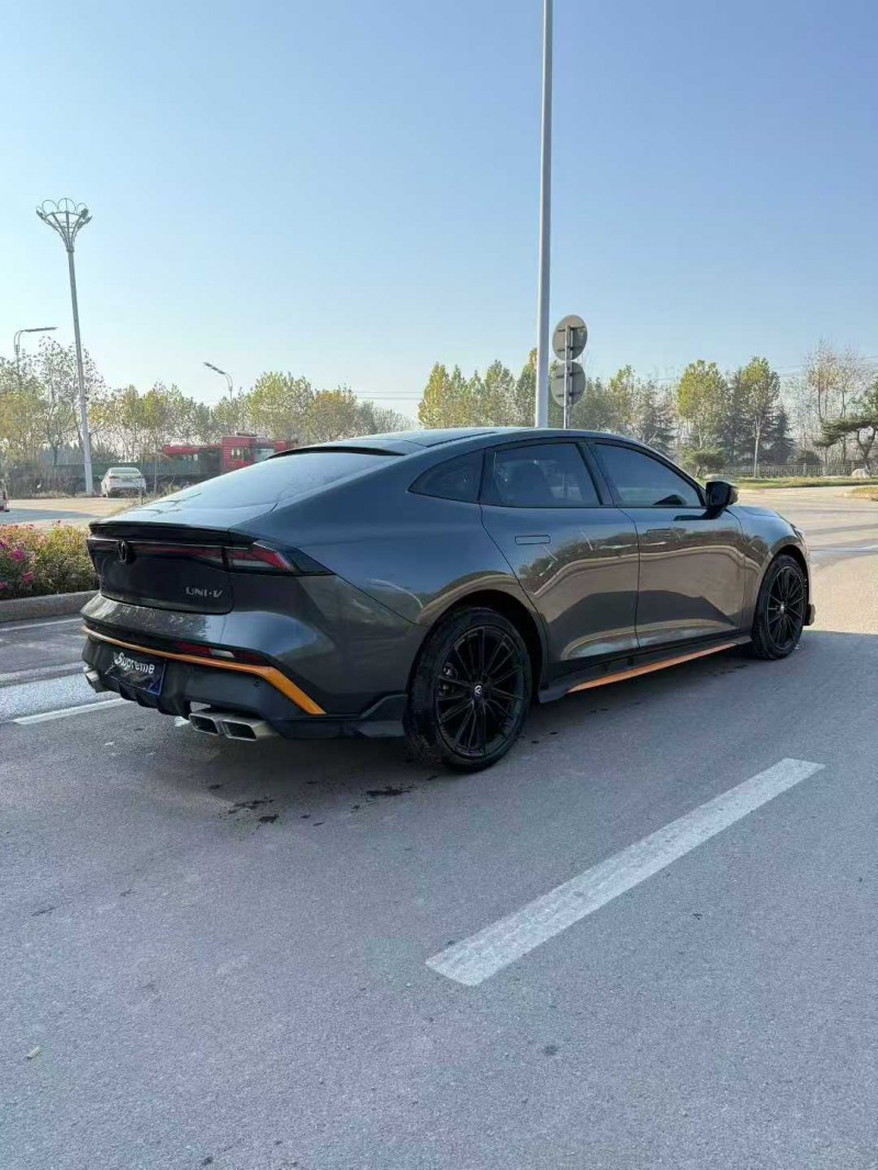 济南25年长安汽车UNI9