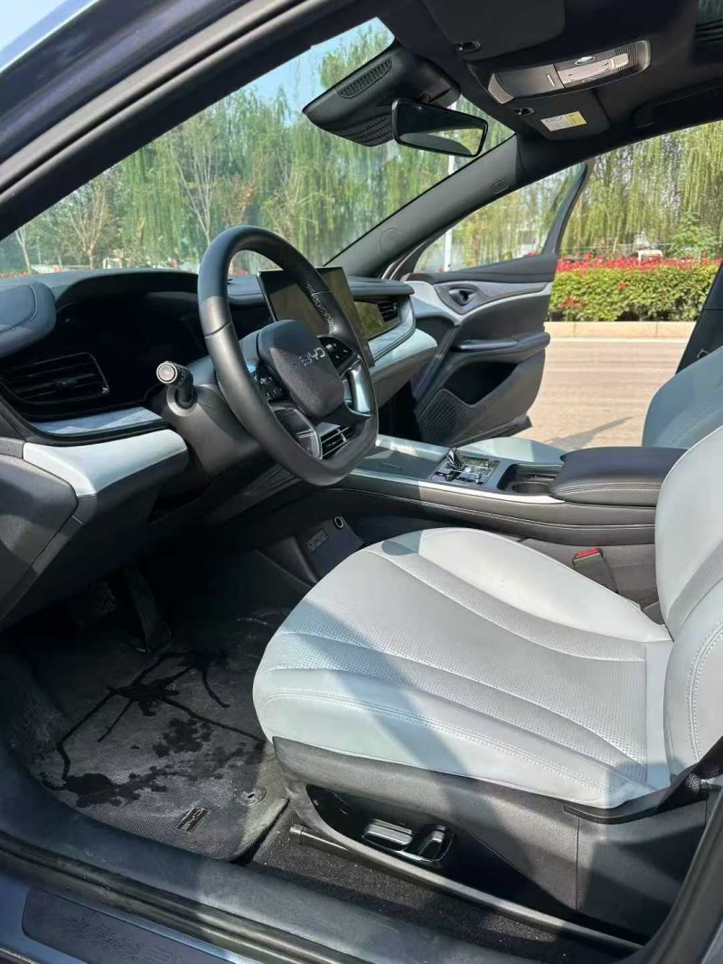 济宁23年比亚迪海豹6