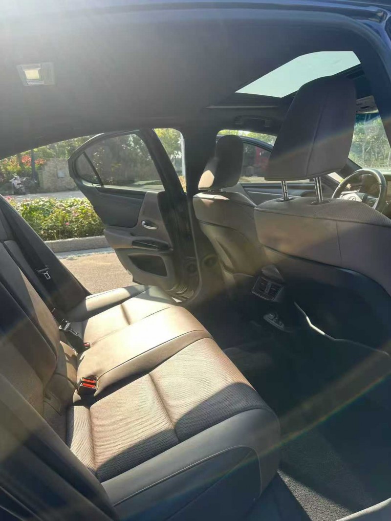 淄博23年雷克萨斯ES6