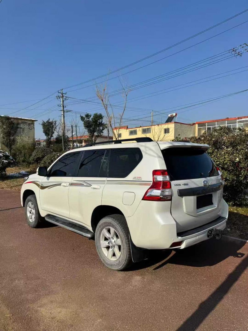 青岛17年丰田普拉多7