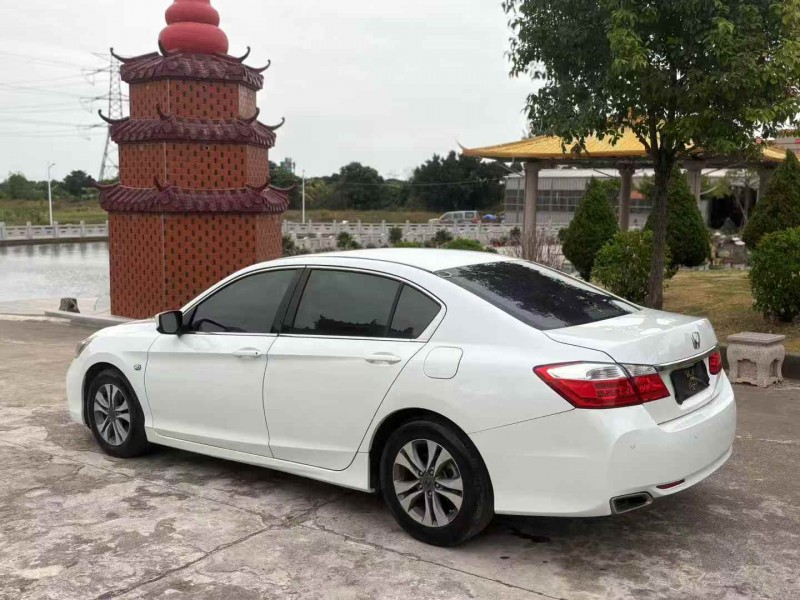 揭阳16年本田雅阁4