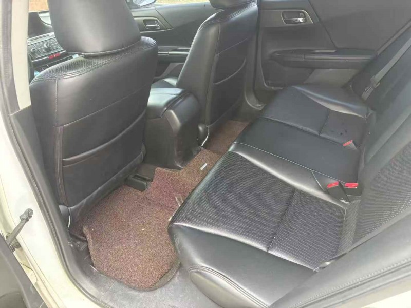 揭阳16年本田雅阁7