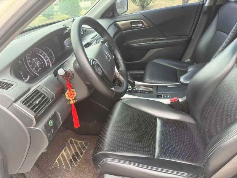 揭阳16年本田雅阁8