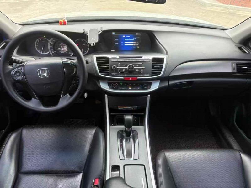 揭阳16年本田雅阁9