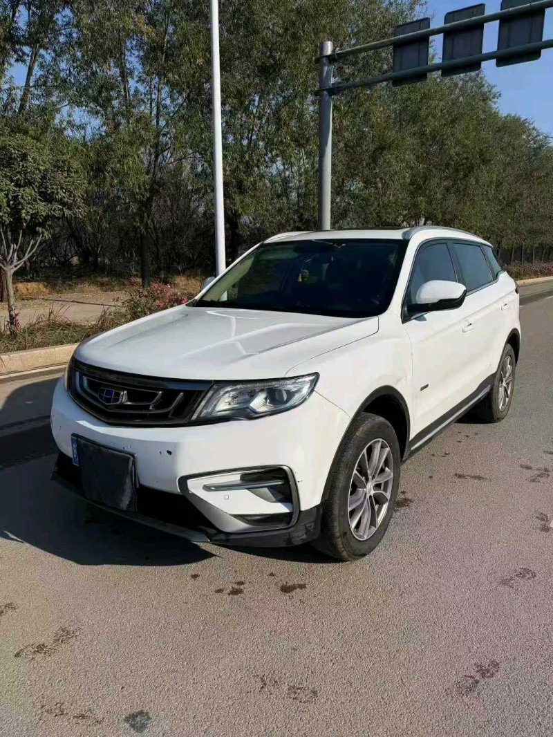 济宁20年吉利博越3