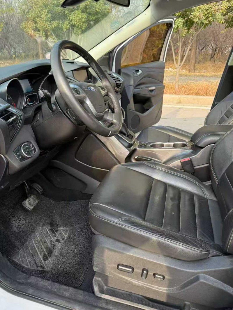 济宁16年福特翼虎4