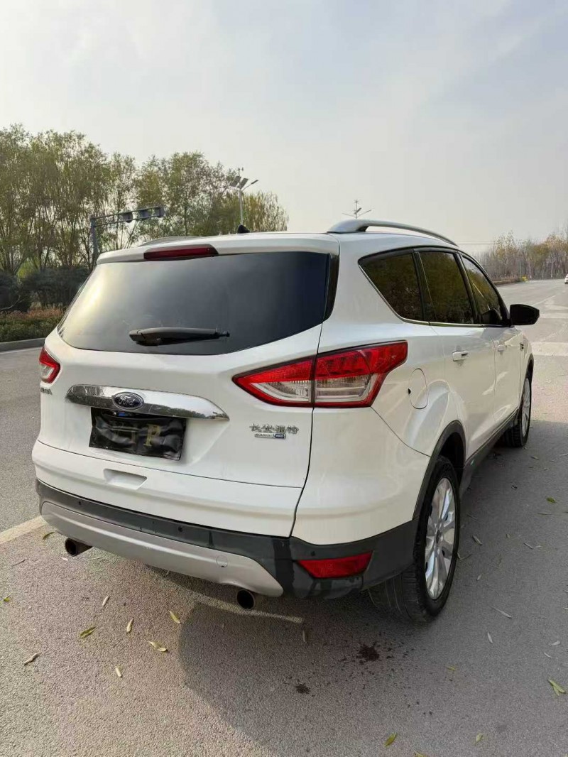 济宁16年福特翼虎7